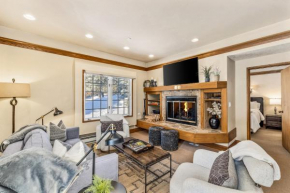 Relaxing Slope Side ski-in ski-out & Ground Level Condo plus Patio